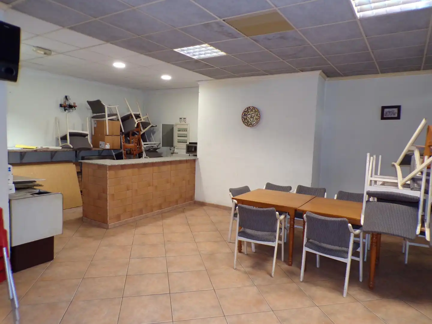 Commercial properties for sale in Castellón de la Plana / Castelló de la Plana  with Air Conditioner, Terrace and Furnished