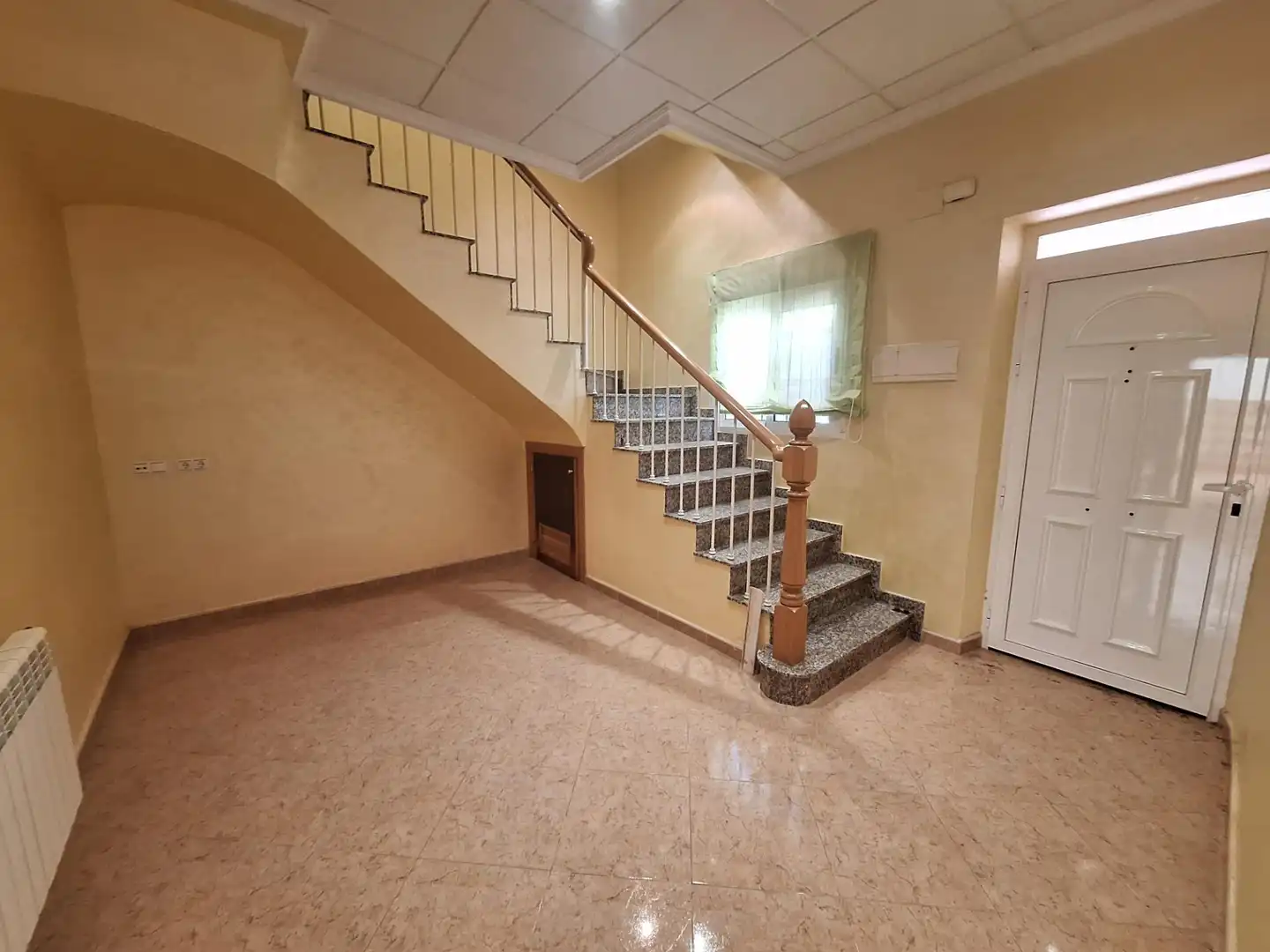 Casa o chalet en venta en Algueña con Calefacción, Balcón y Jacuzzi