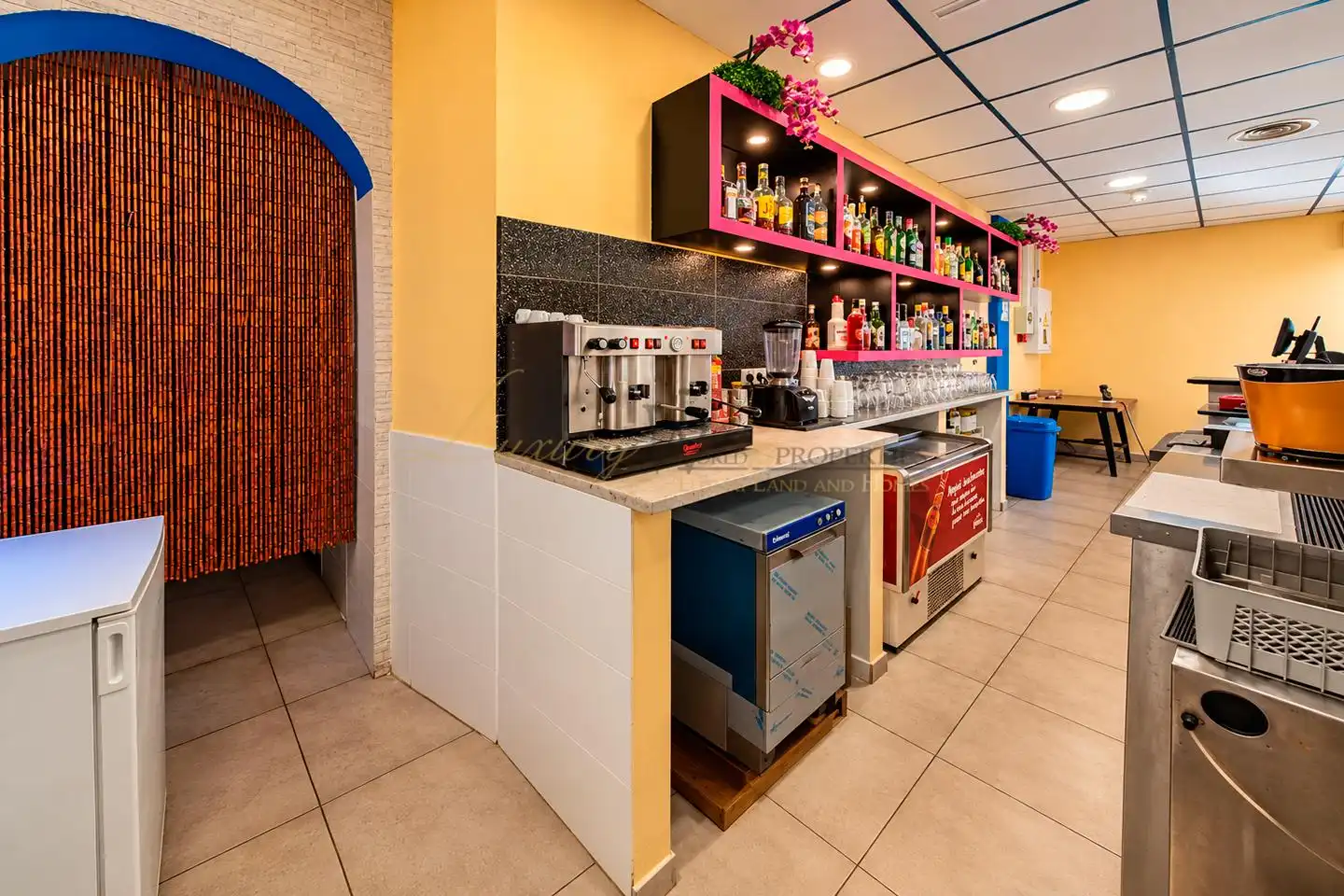 Local comercial en traspaso en Calle Olimpia, imagen 7