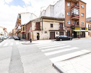 Vista exterior de Edifici en venda en Ávila Capital