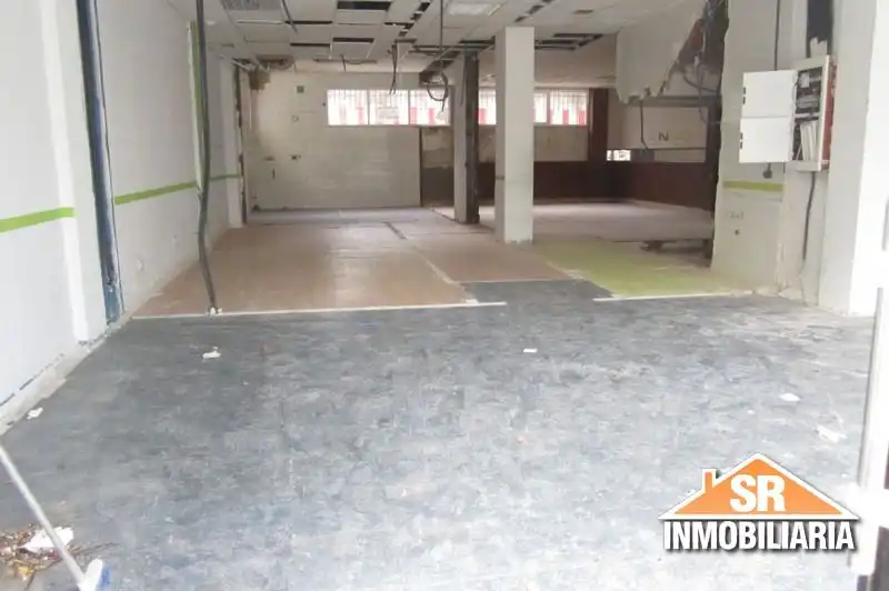 Local comercial en alquiler en Rúa Constitución 26, imagen 2