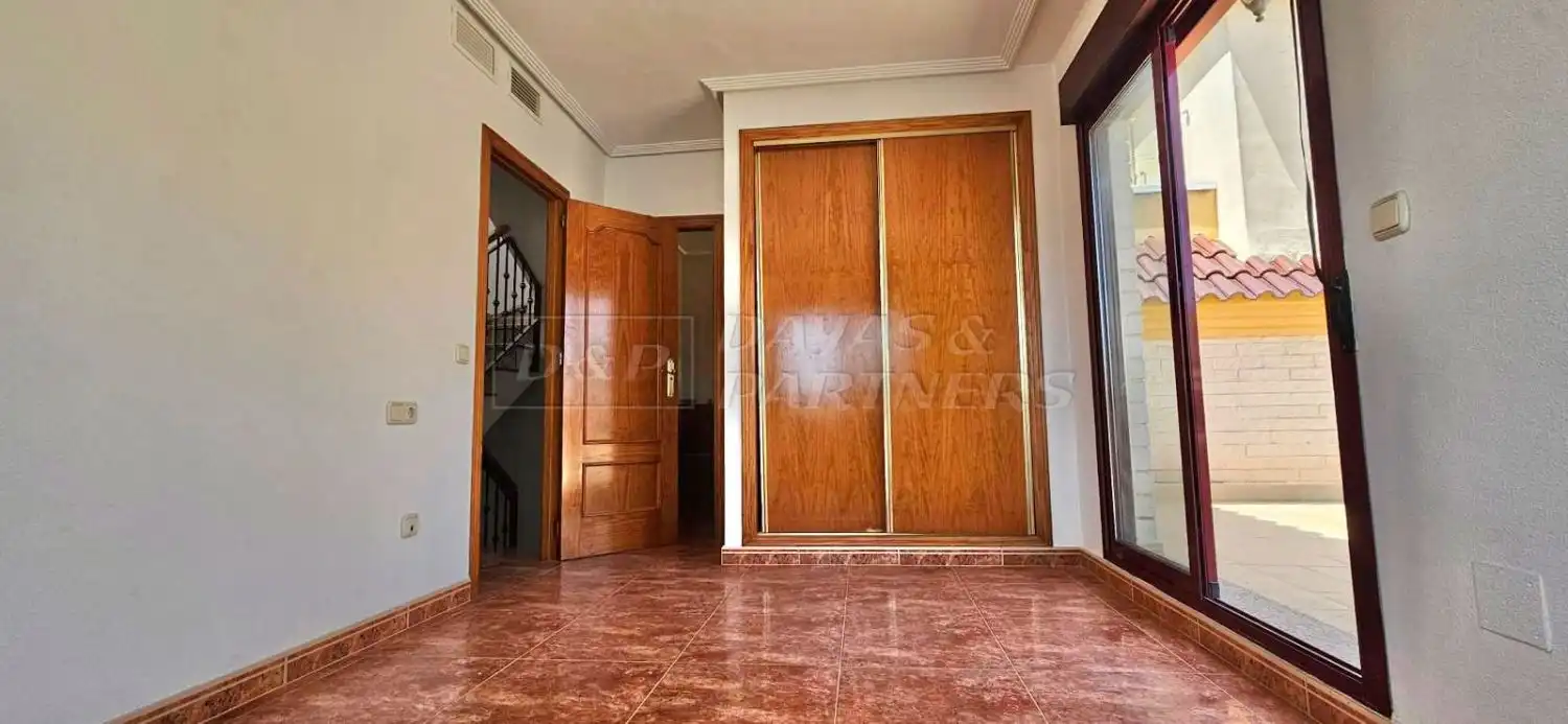 Casa adosada en venda en Orihuela amb Terrassa