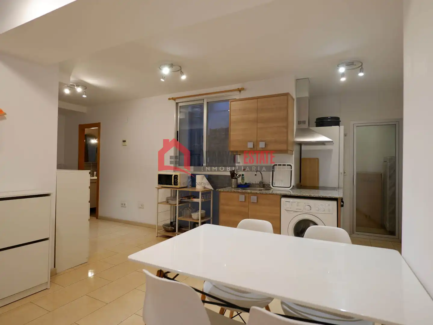 Cocina de Estudio de alquiler en Valencia con Aire acondicionado, Amueblado y Balcón