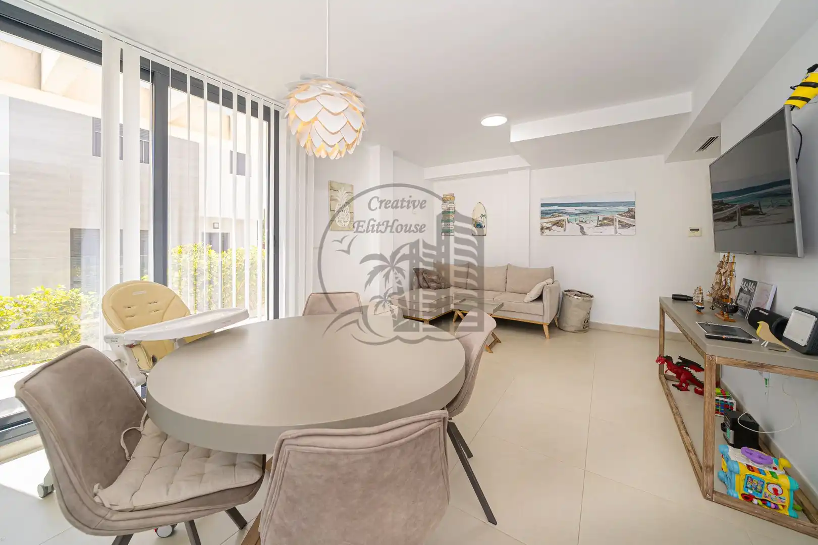 Sala de estar de Casa o chalet en venta en La Nucia con Jardín privado y Piscina