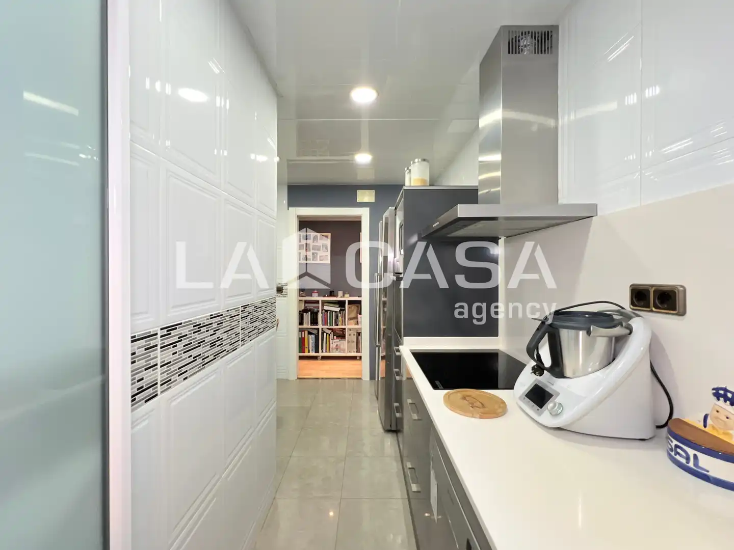 Cocina de Piso en venta en Badalona con Calefacción, Trastero y Balcón