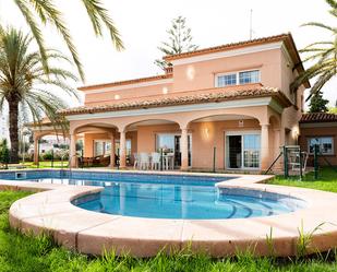 Vista exterior de Casa o xalet en venda en Villajoyosa / La Vila Joiosa amb Aire condicionat, Terrassa i Piscina