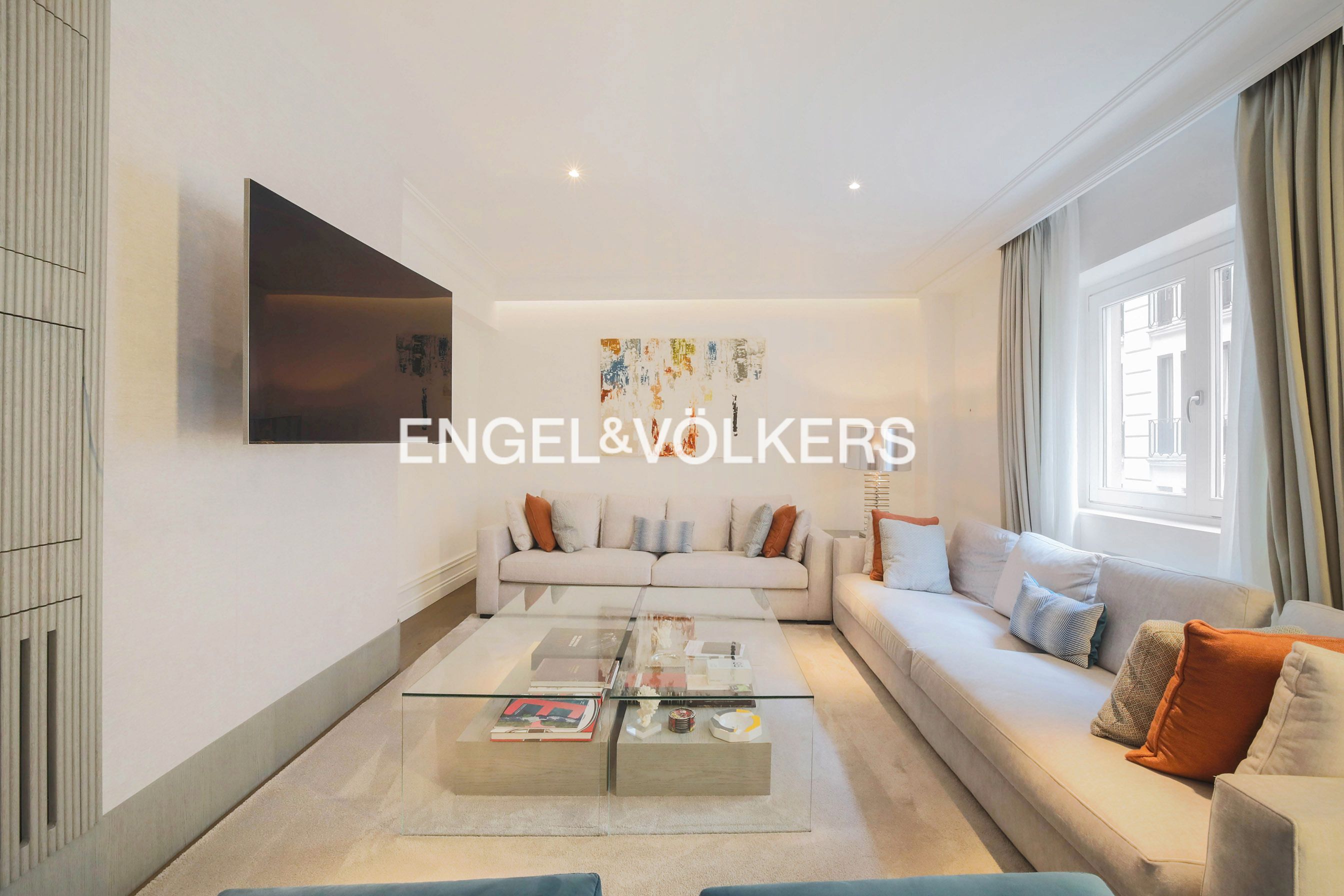 Sala d'estar de Apartament en venda en  Madrid Capital amb Aire condicionat, Calefacció i Parquet