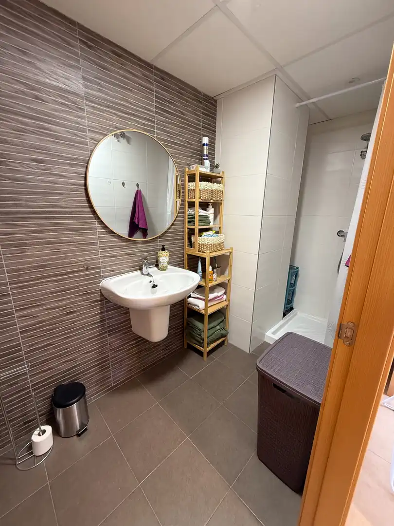 Badezimmer von Wohnung zum Verkauf in Dolores mit Klimaanlage, Heizung und Privatgarten