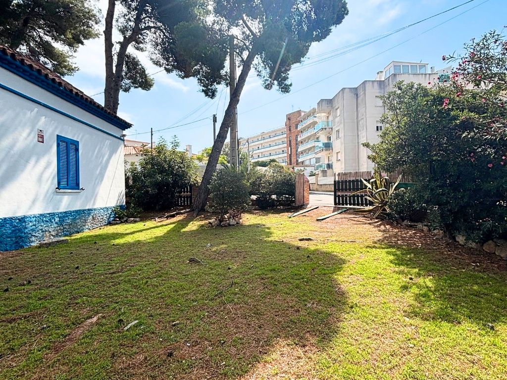 Jardí de Casa o xalet en venda en El Vendrell amb Jardí privat, Traster i Moblat