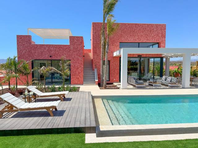 Casa-chalet en Venta en Desert Spring Golf