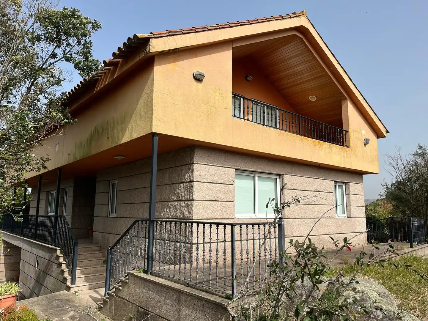 Exterior view of Houses for sale in Vigo   with Private garden, Terrace and Swimming Pool