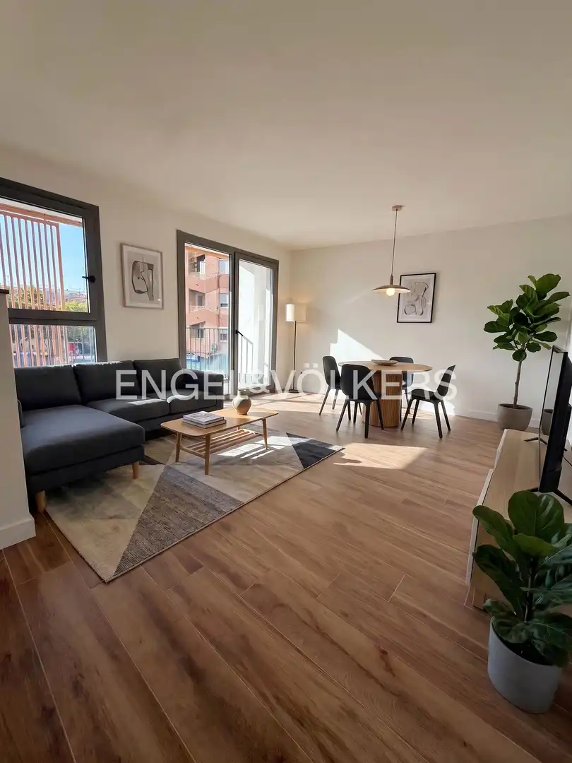 Living room of Flat for rent in Valencia  with Air Conditioner, Heating and Private garden