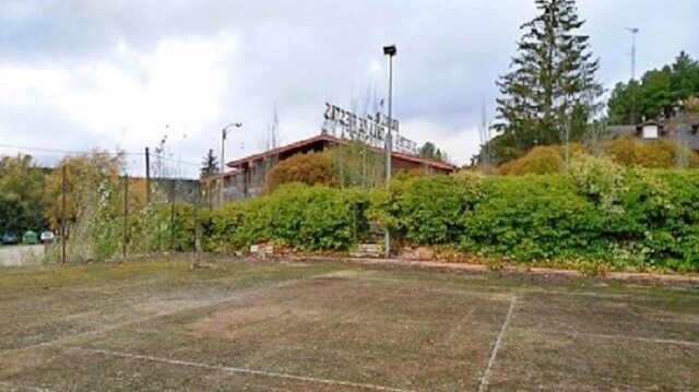 Vista exterior de Edifici en venda en Saldaña
