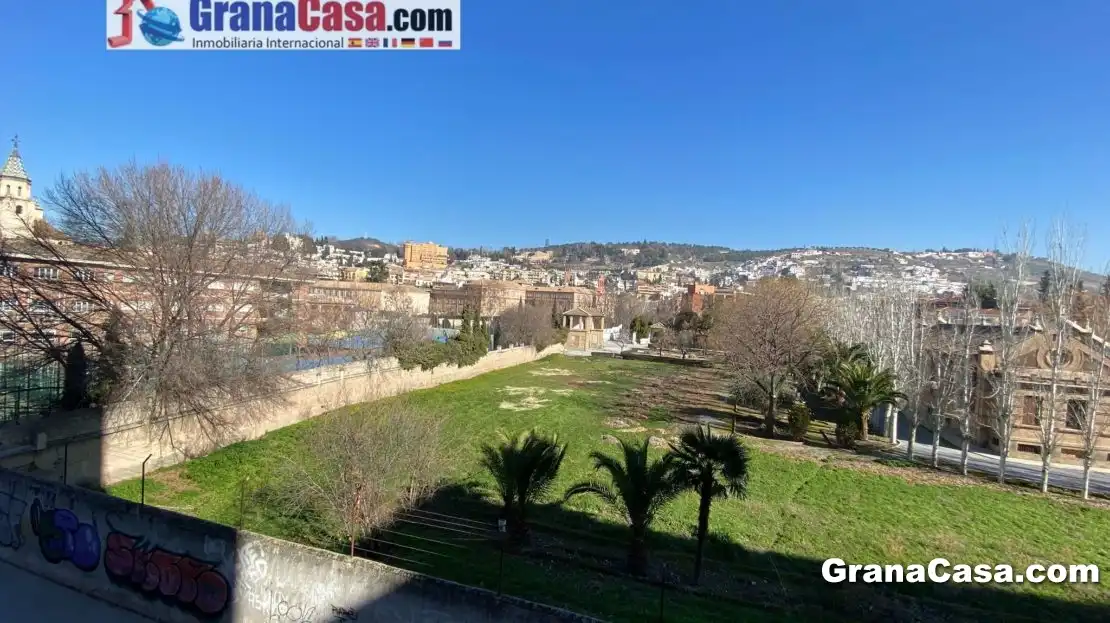 Exterior view of Flat for share in Granada  with Heating, Terrace and Furnished