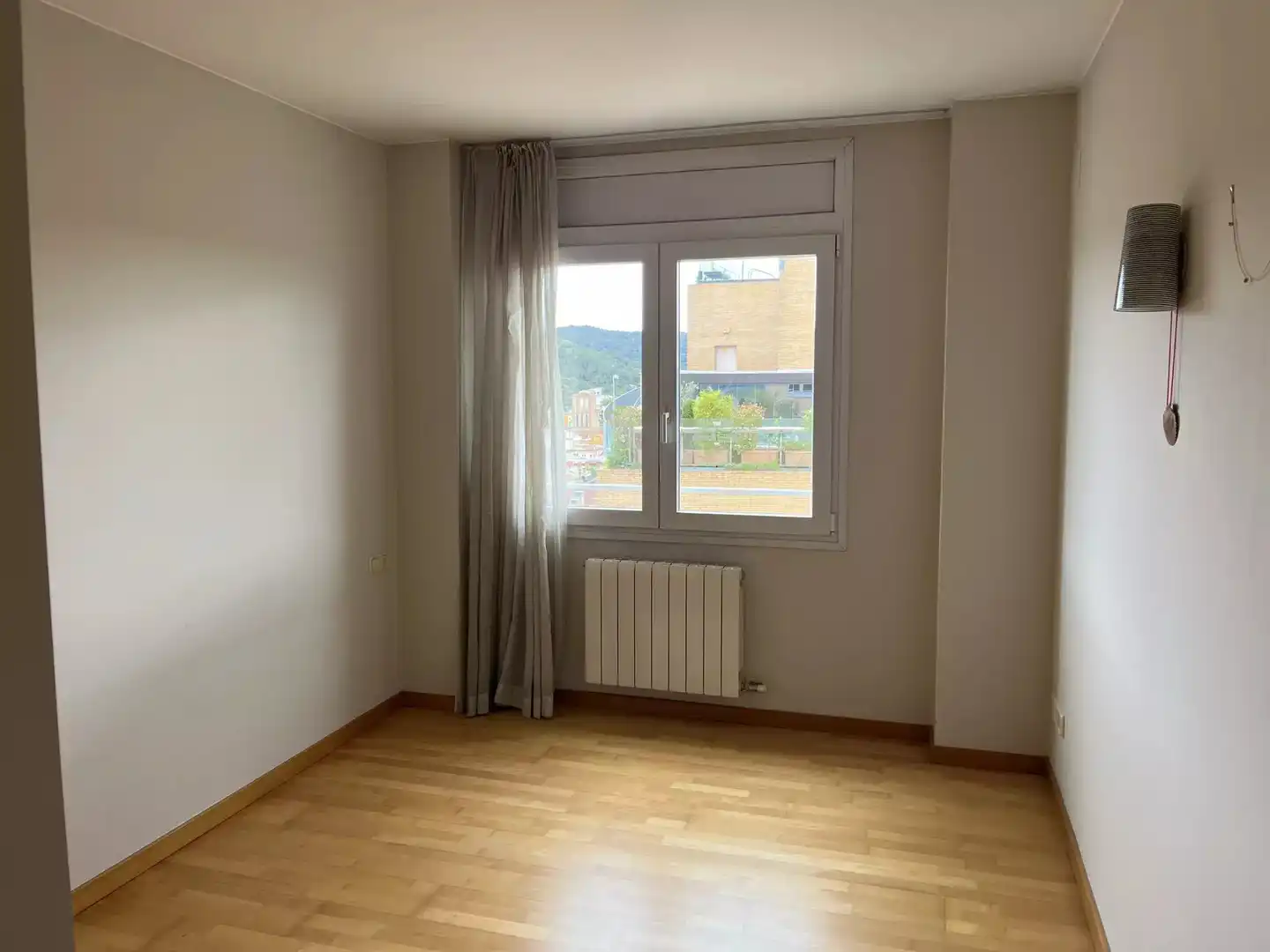 Bedroom of Flat for sale in Girona  with Air Conditioner, Heating and Parquet flooring