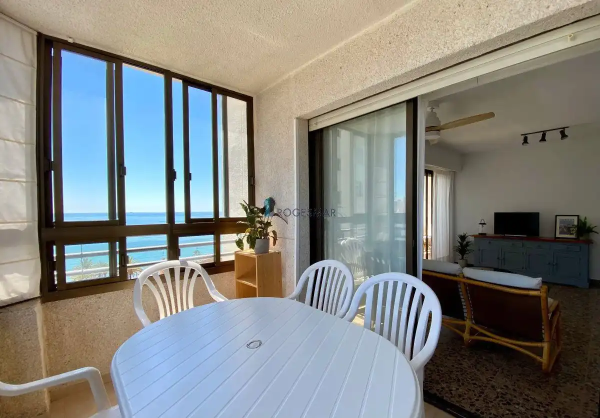 Terraza de Apartamento de alquiler en Benicasim / Benicàssim con Amueblado y Piscina comunitaria