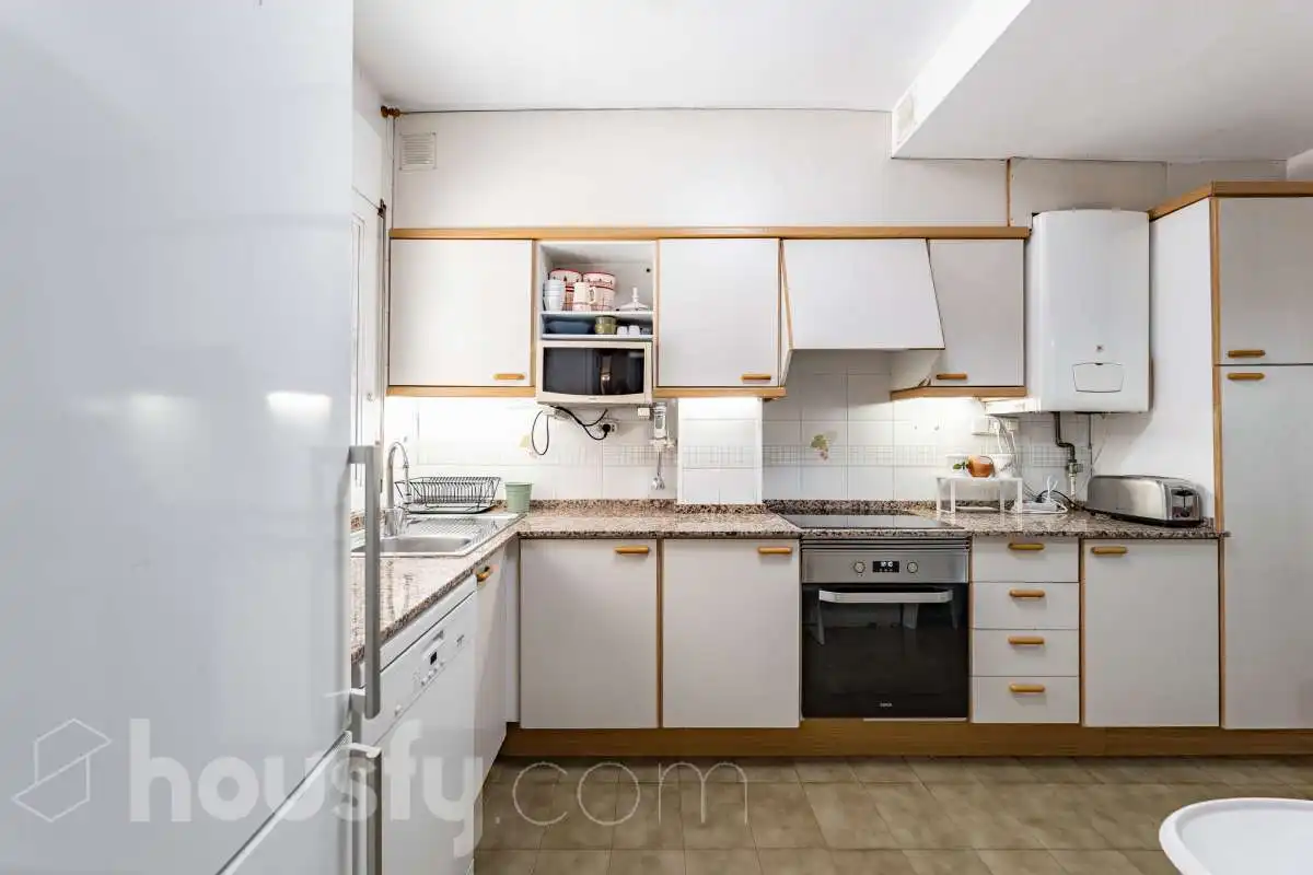 Cocina de Casa o chalet en venta en Sant Cugat del Vallès con Calefacción, Jardín privado y Parquet