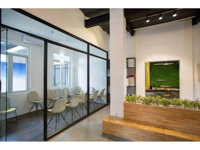 Local comercial en Alquiler en Calle Baix en Barri del Centre