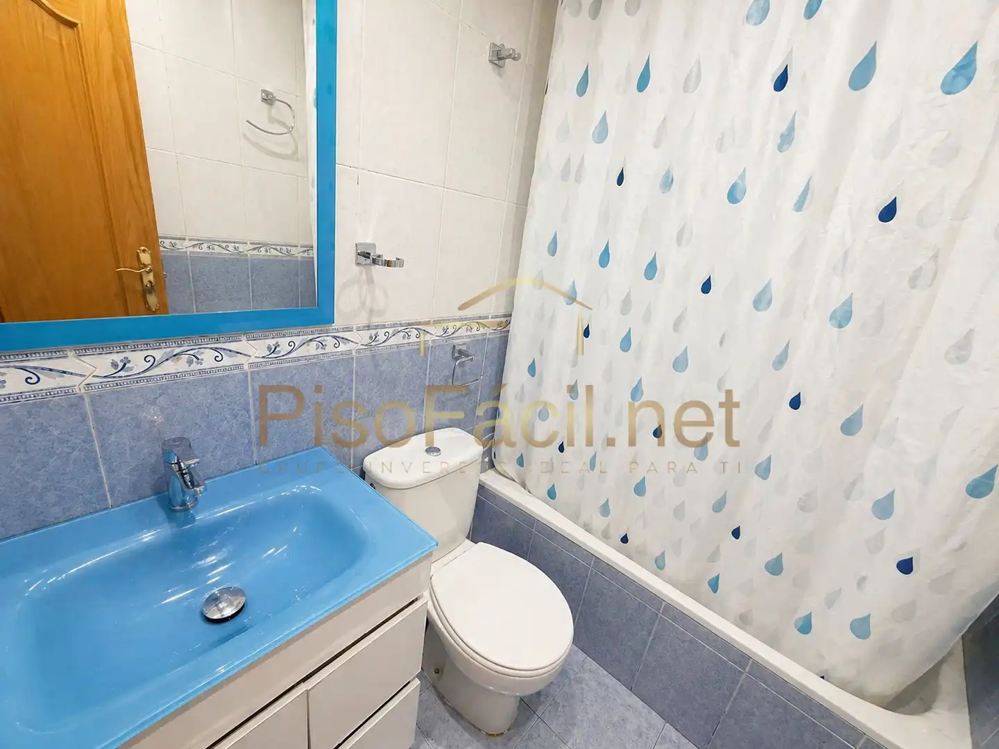 Bathroom of Flat for sale in Parla  with Air Conditioner