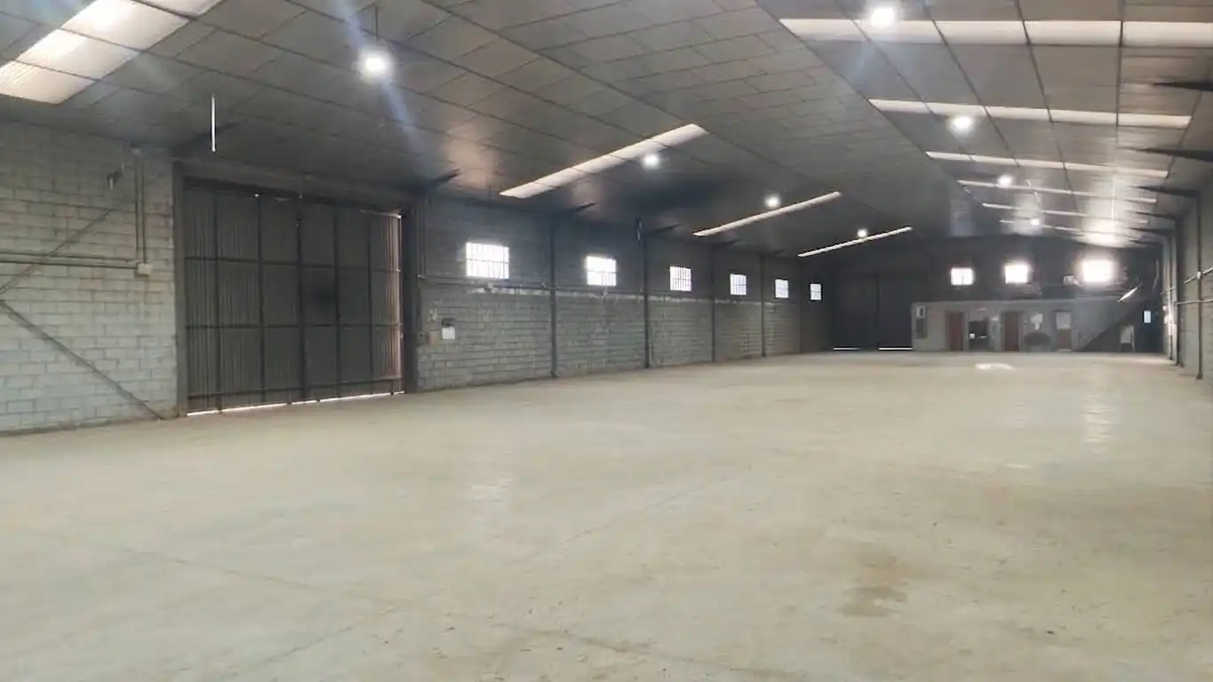 Industrial building for sale in Calle Río Gállego 20, imagen 4