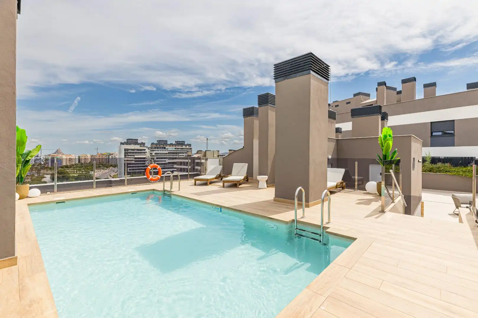 Piso con terraza en venta en Norte