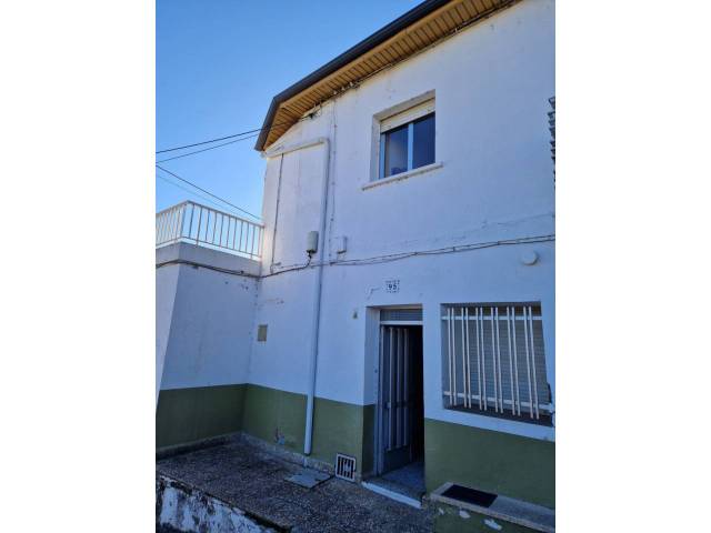 Casa-chalet en Venta en O POMBAR en Larouco