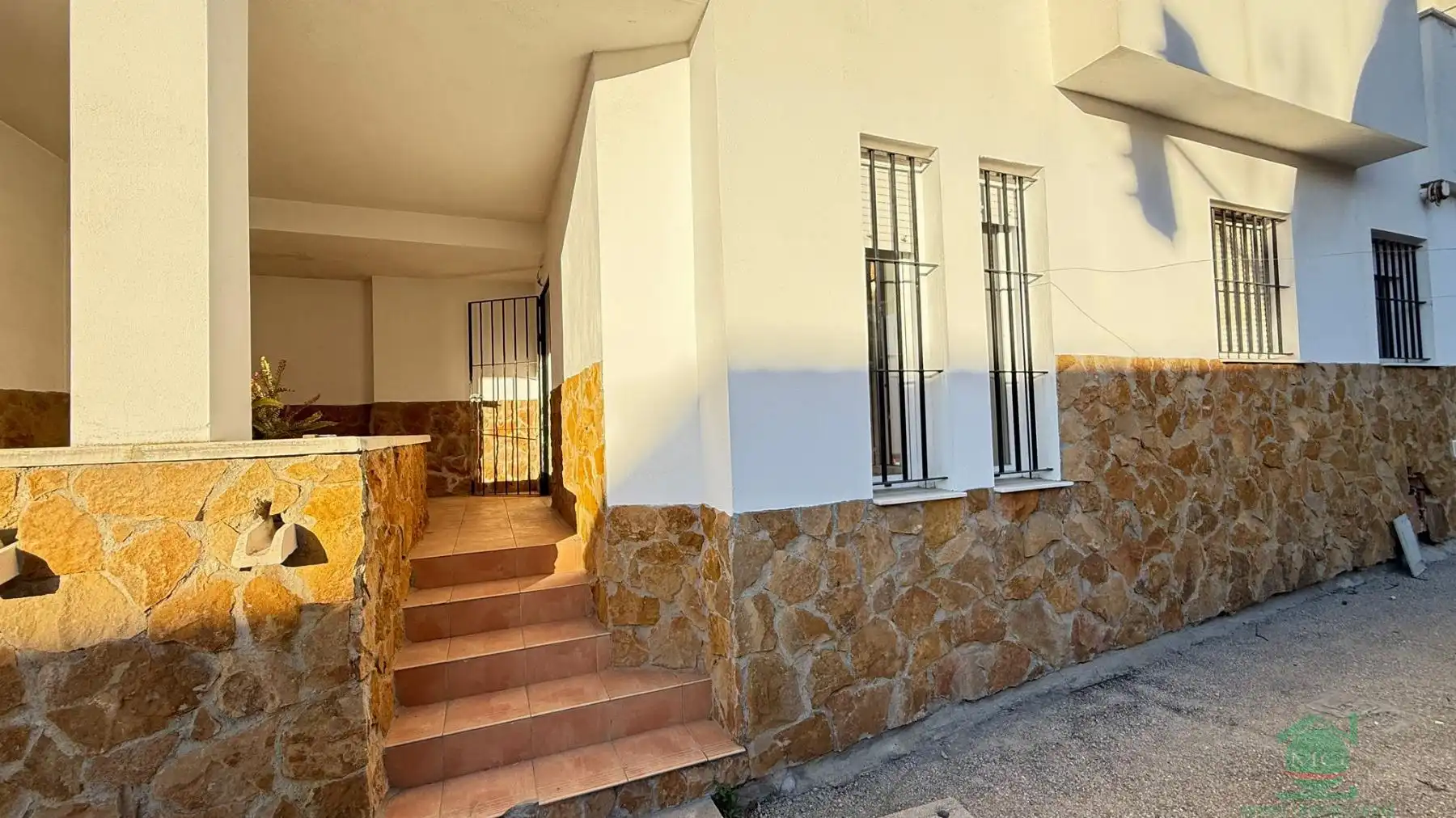 Vista exterior de Casa adosada en venda en Algeciras