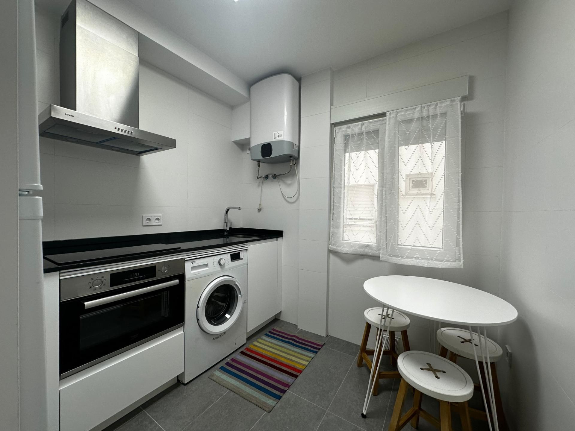 Kitchen of Flat to rent in Santander  with Parquet flooring and Storage room