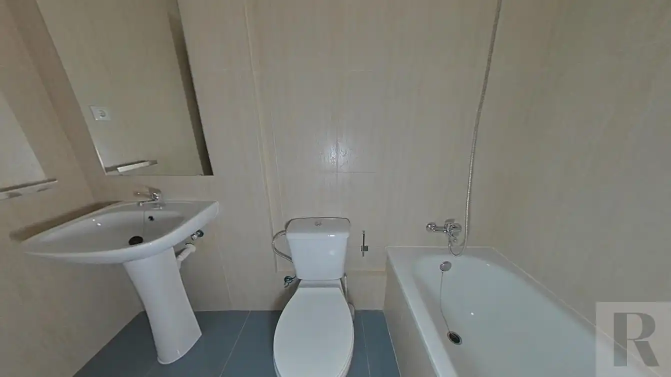 Bathroom of Study for sale in Sabadell