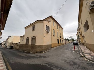 Casa con jardín en venta en La Zubia Ciudad