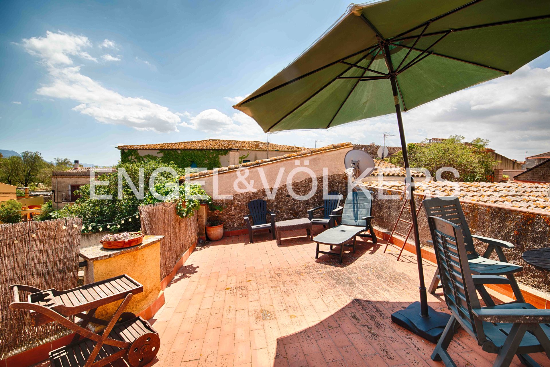 Terrassa de Casa adosada en venda en Garriguella amb Aire condicionat, Calefacció i Jardí privat