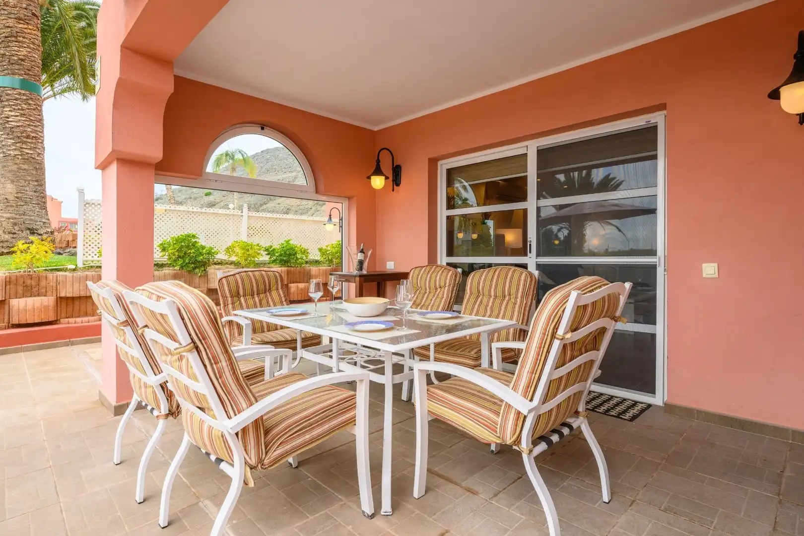 Terrasse von Einfamilien-Reihenhaus zur Miete in San Bartolomé de Tirajana mit Klimaanlage, Privatgarten und Terrasse