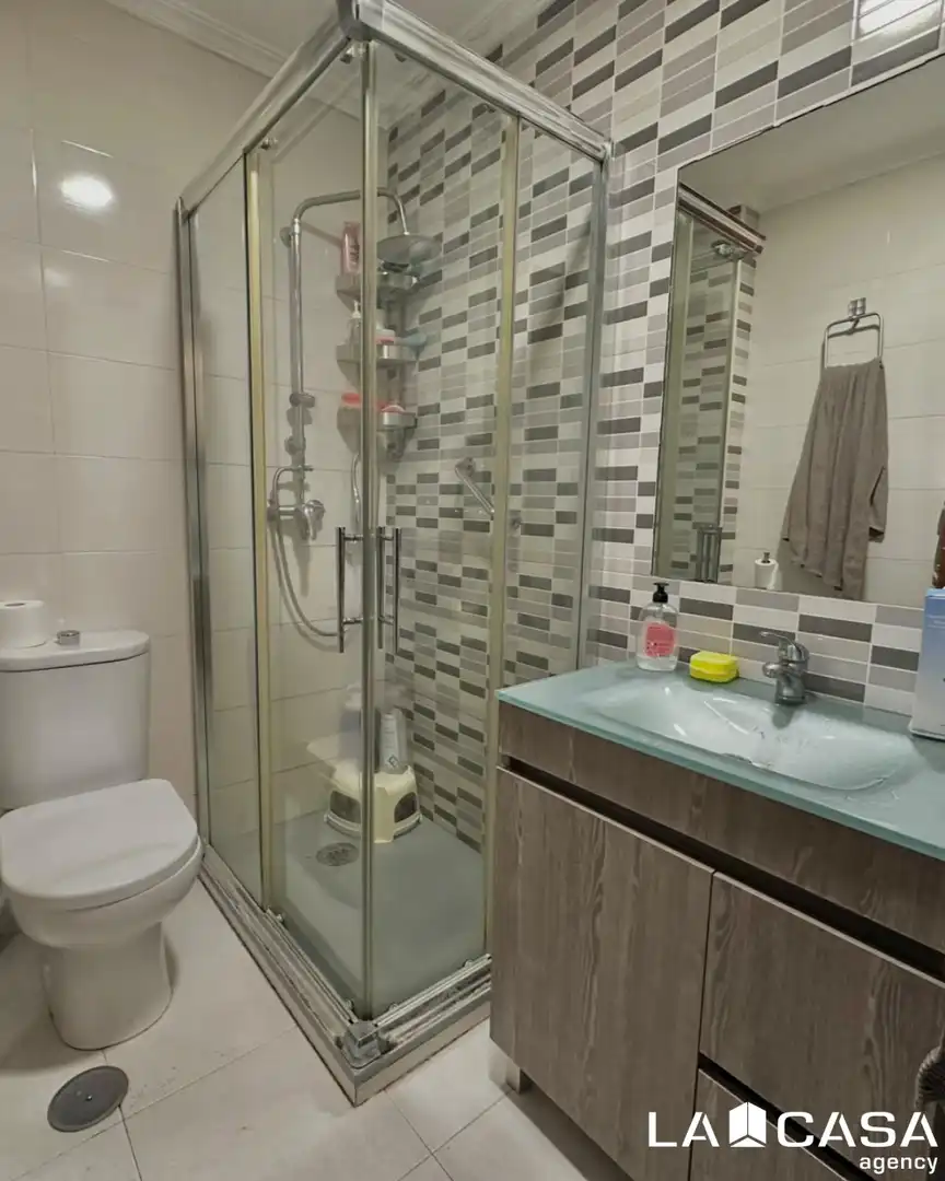 Baño de Piso en venta en Sevilla con Balcón
