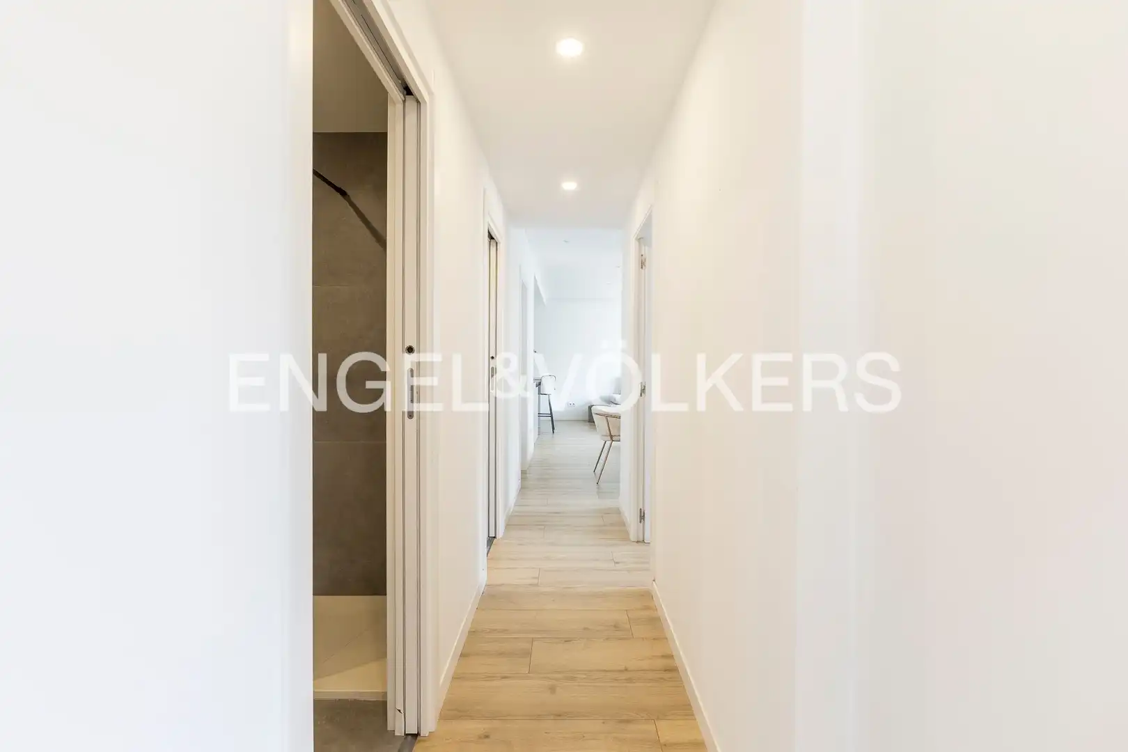 Wohnung zum Verkauf in Barcelona mit Klimaanlage, Heizung und Parkett