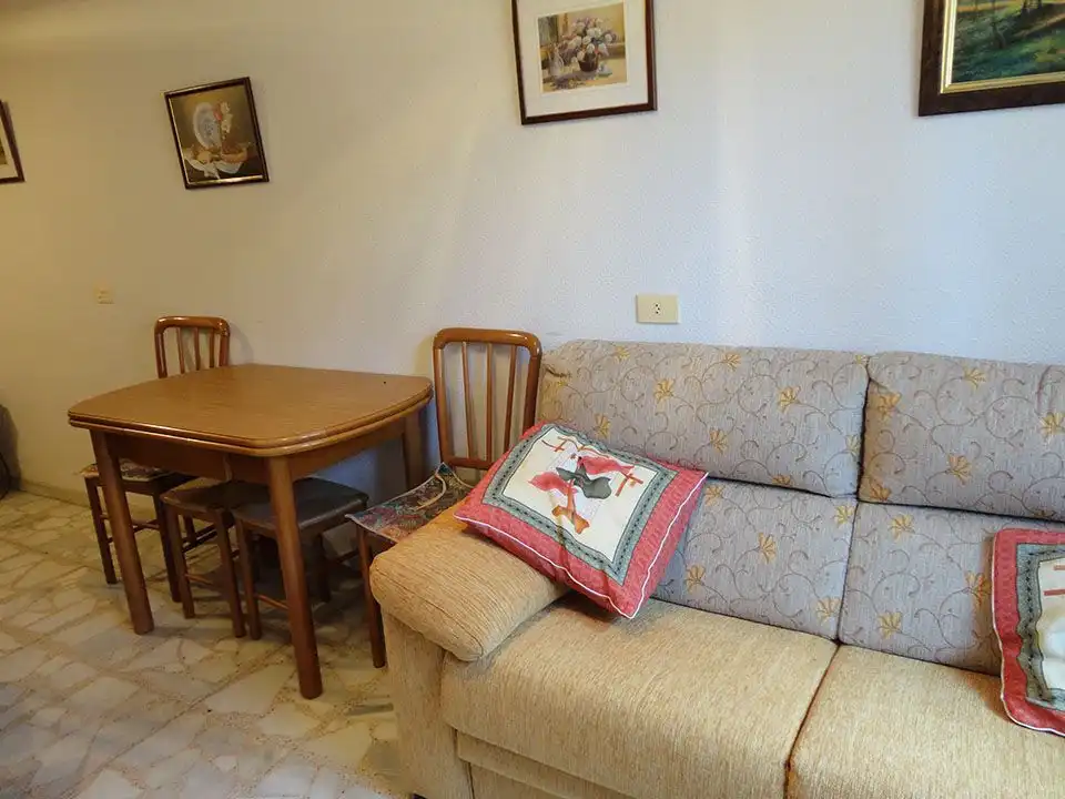 Sala d'estar de Finca rústica en venda en Riocavado de la Sierra amb Moblat