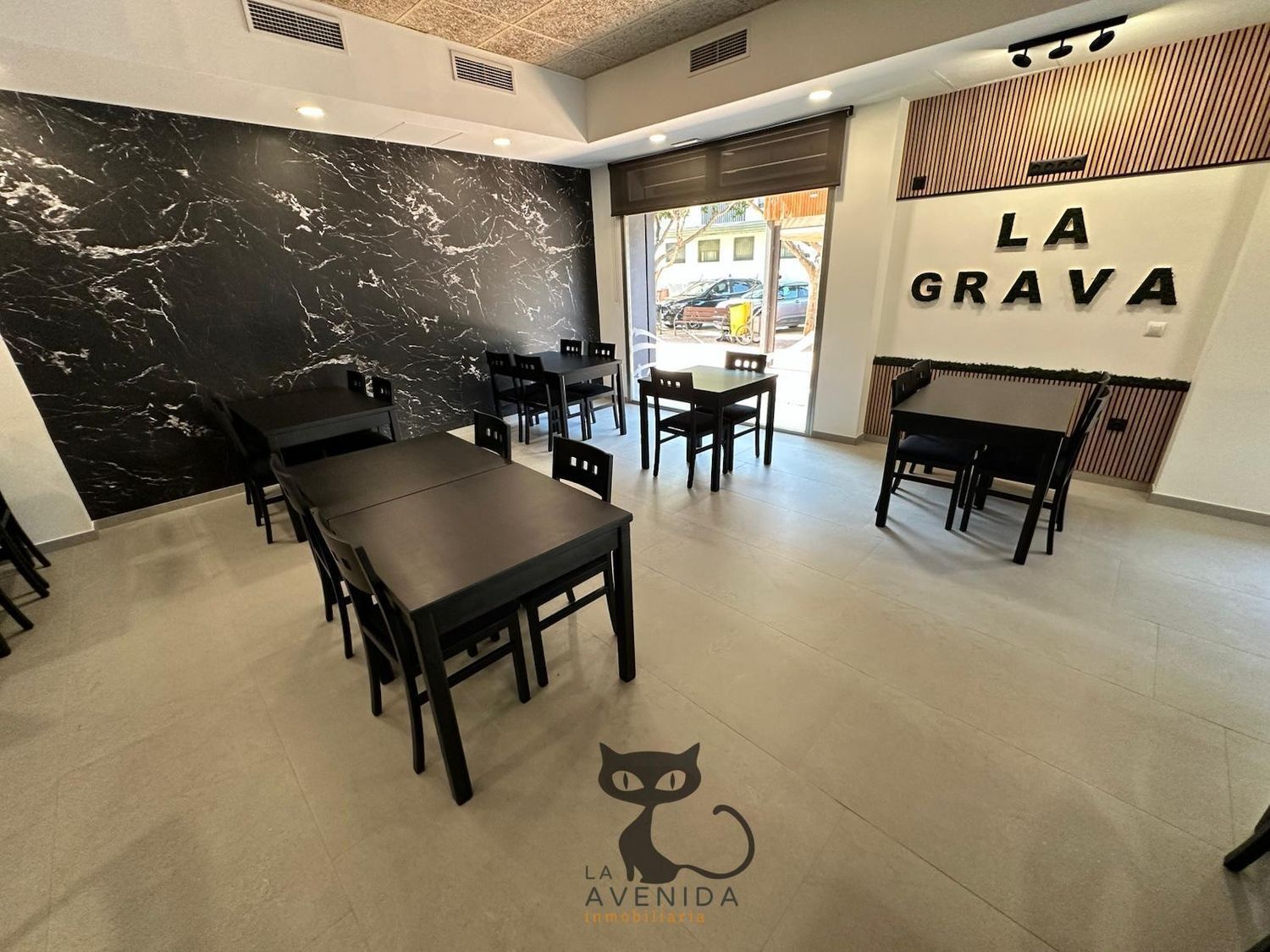 Premises to rent in Albal  with Air Conditioner