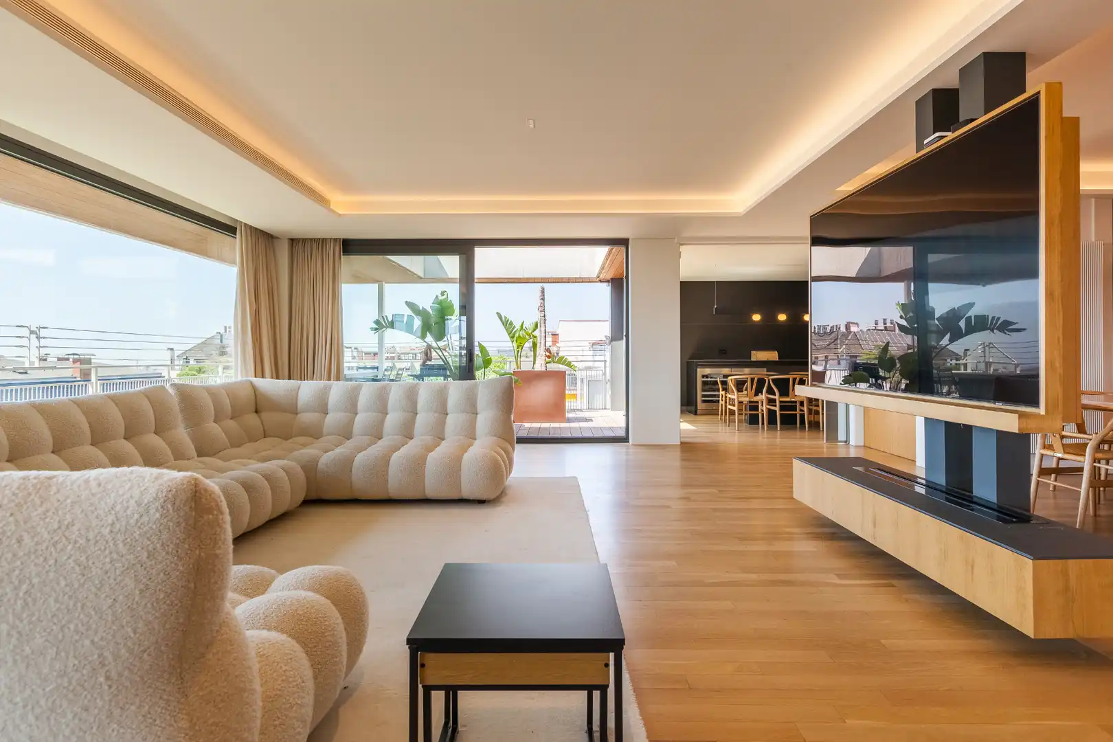 Sala d'estar de Àtic de lloguer en Barcelona amb Aire condicionat, Calefacció i Parquet