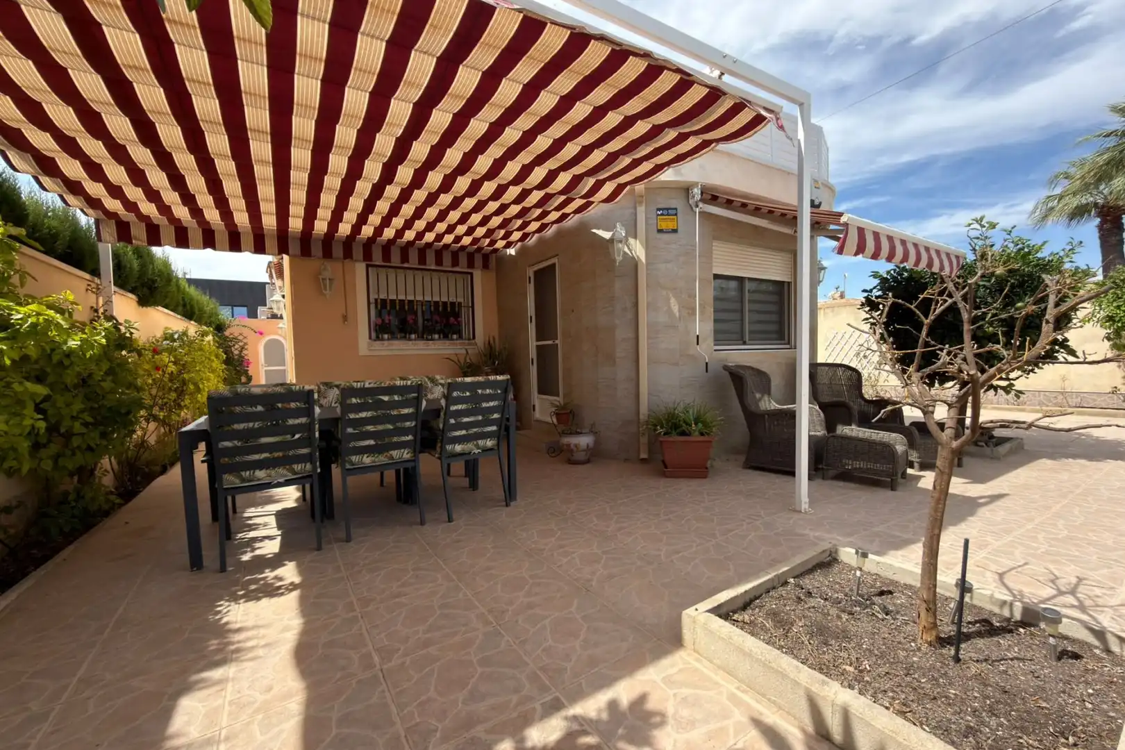 Detached house with pool for sale in Calle Wagner
