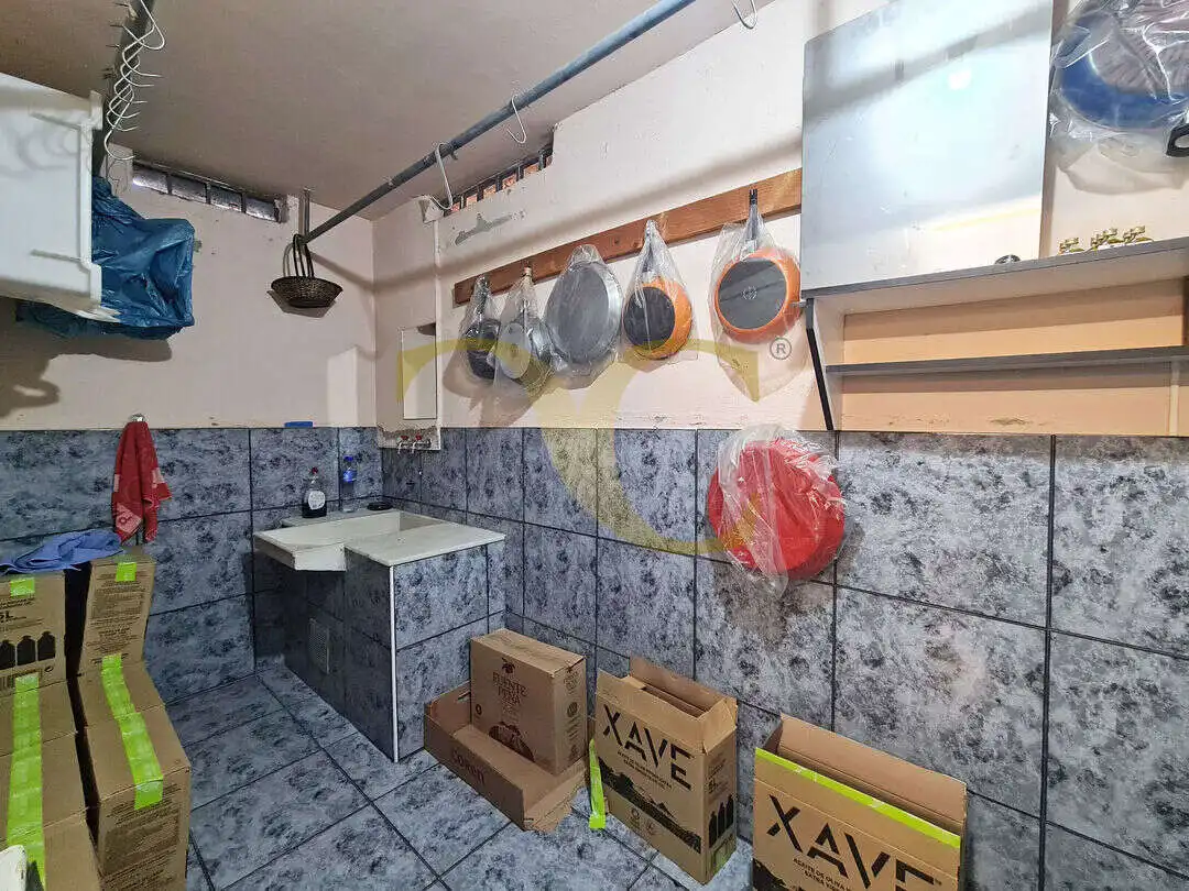 Cuina de Casa o xalet en venda en Oviedo  amb Calefacció, Jardí privat i Terrassa