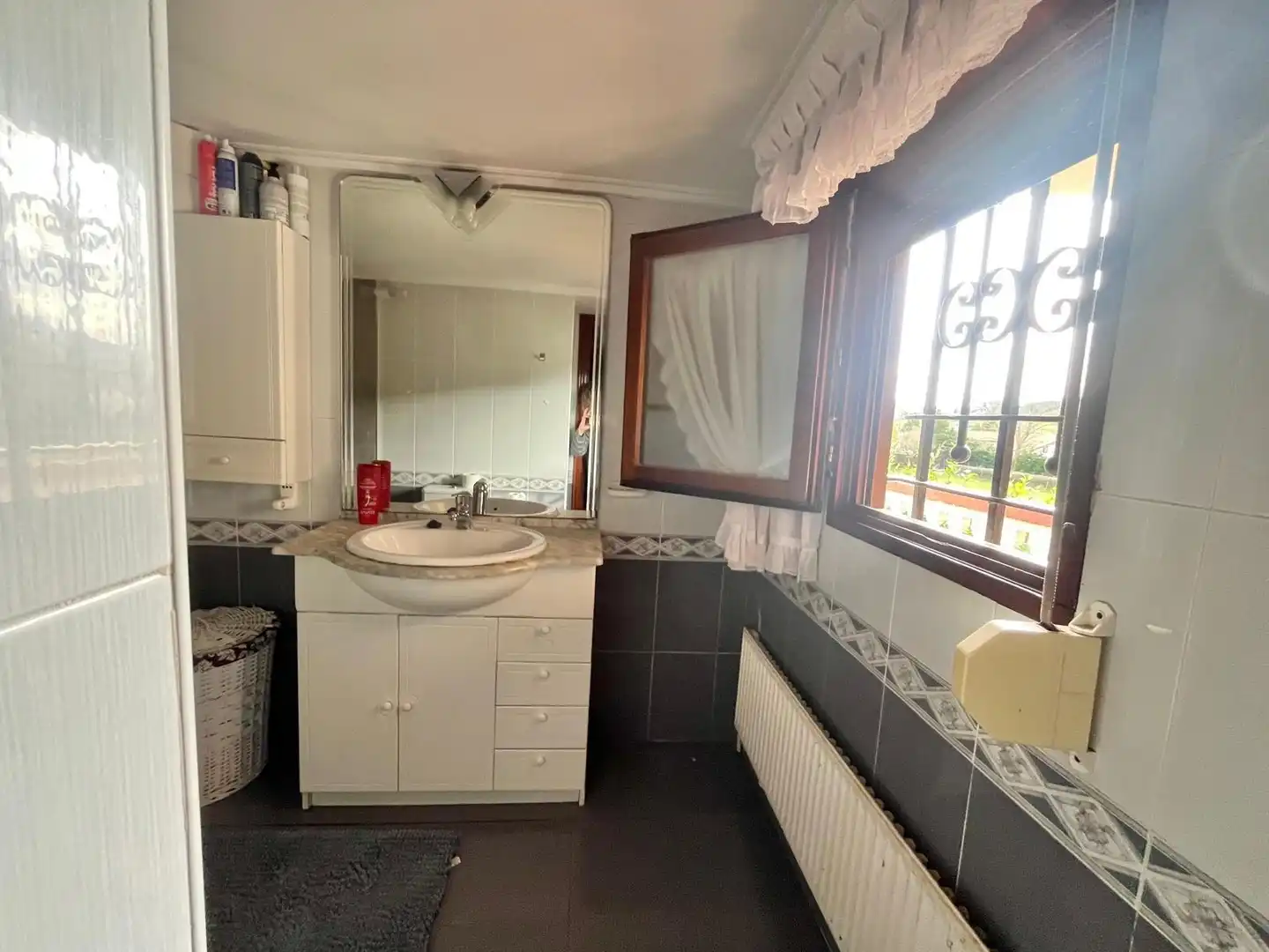 Bathroom of Country homes for sale in Abanto y Ciérvana-Abanto Zierbena
