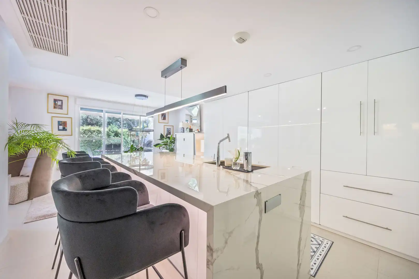 Cocina de Planta baja en venta en Sotogrande con Aire acondicionado, Calefacción y Jardín privado