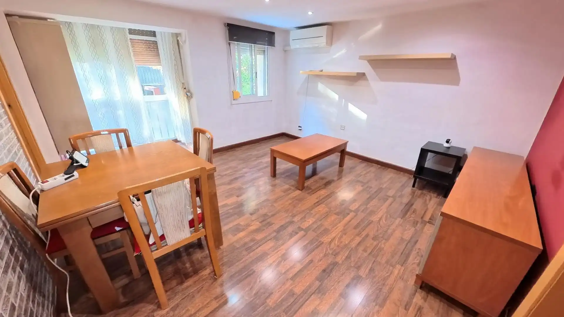 Wohnung zum Verkauf in Barcelona mit Klimaanlage, Parkett und Möbliert