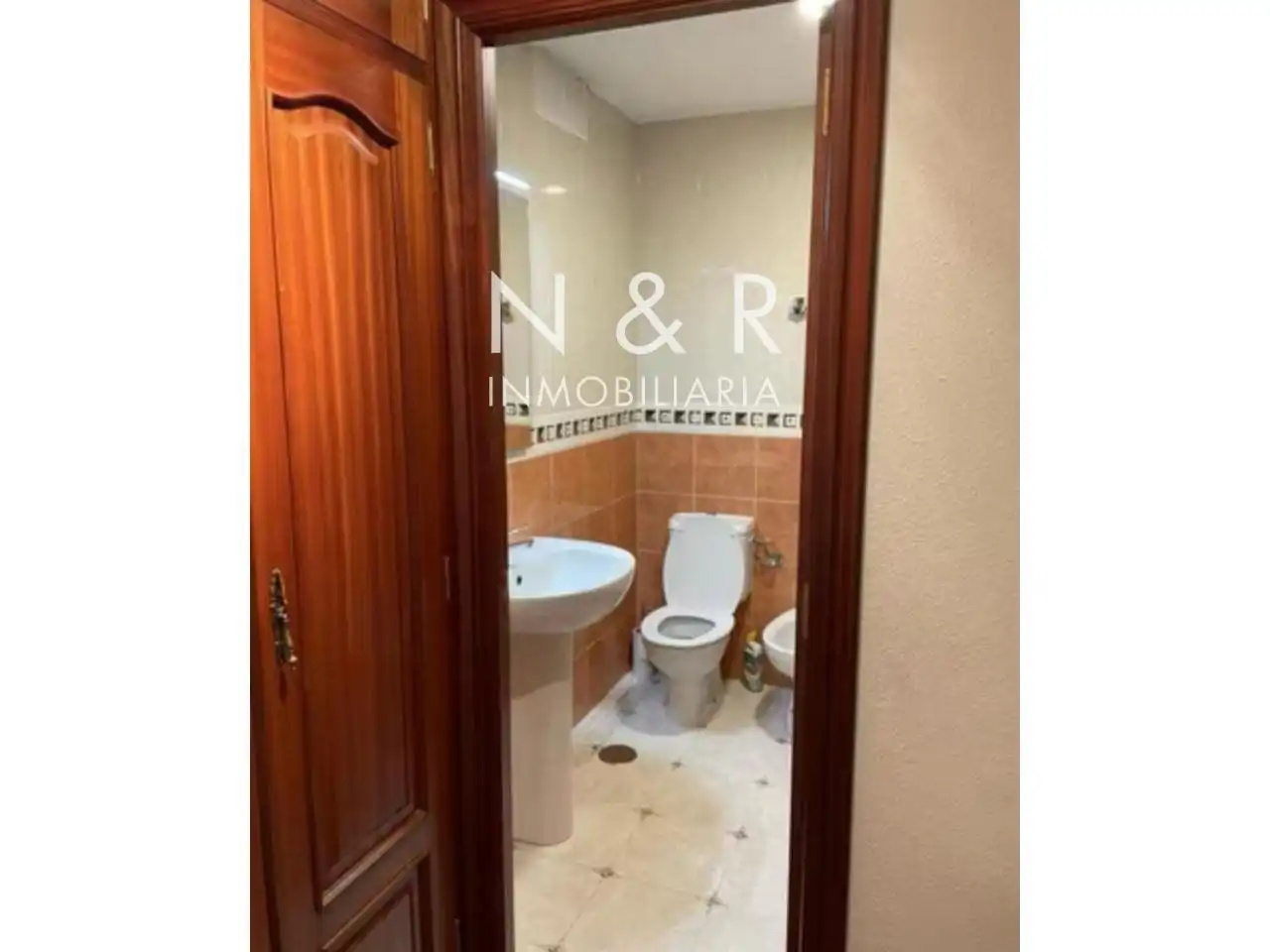 Bathroom of Flat for rent in Santiago de Compostela   with Furnished