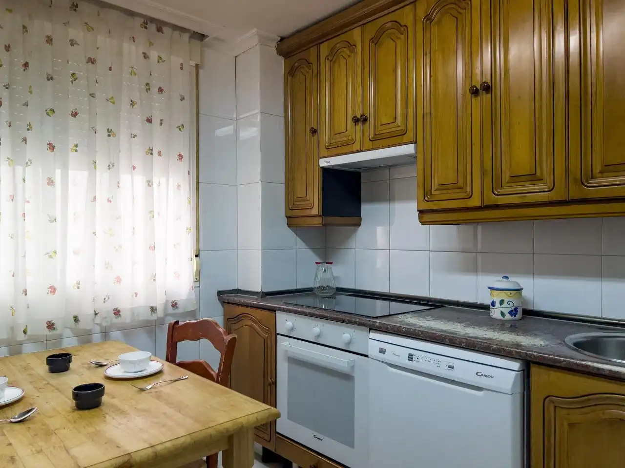 Cuina de Pis en venda en Ávila amb Calefacció, Parquet i Traster