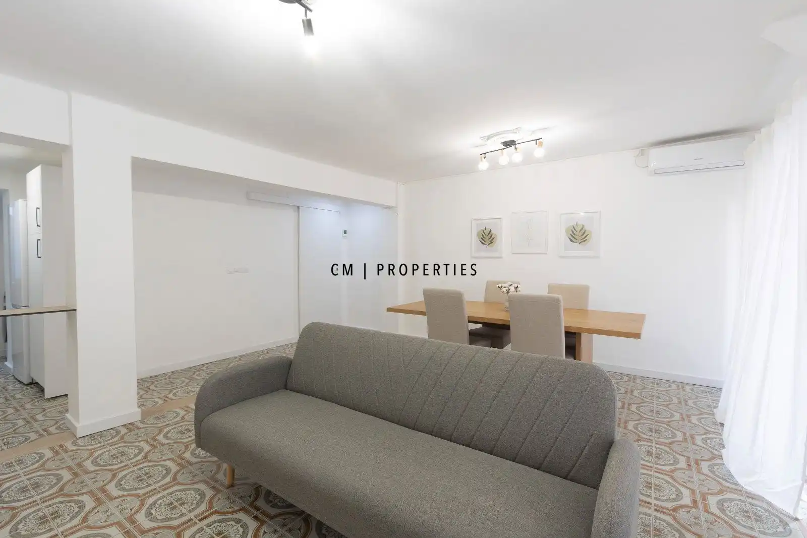 Wohnung zur Miete in Valencia mit Klimaanlage, Heizung und Terrasse