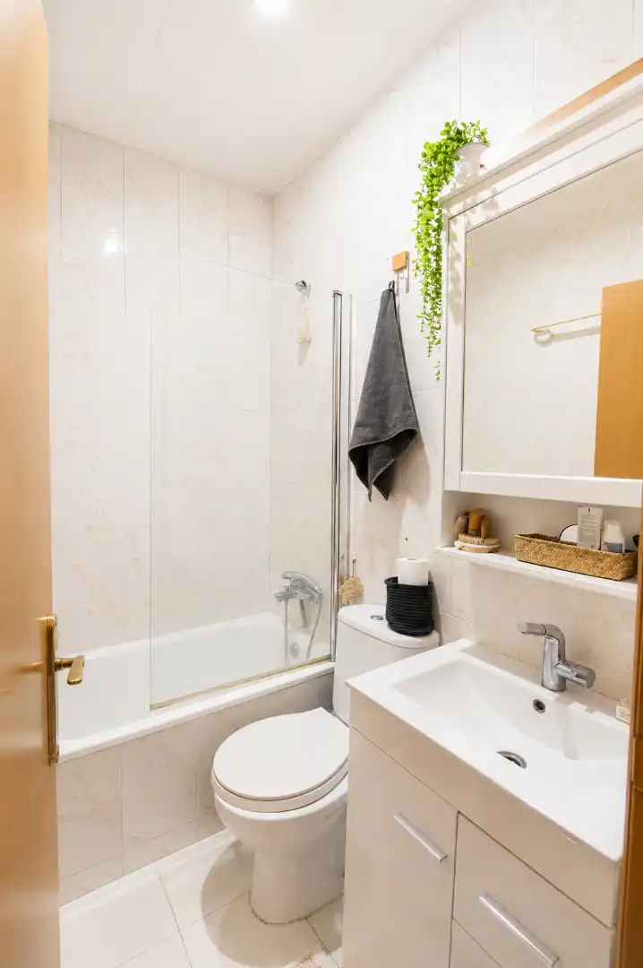 Badezimmer von Wohnung zum Verkauf in L'Hospitalet de Llobregat mit Balkon