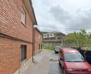 Vista exterior de Casa adosada en venda en Navamorcuende