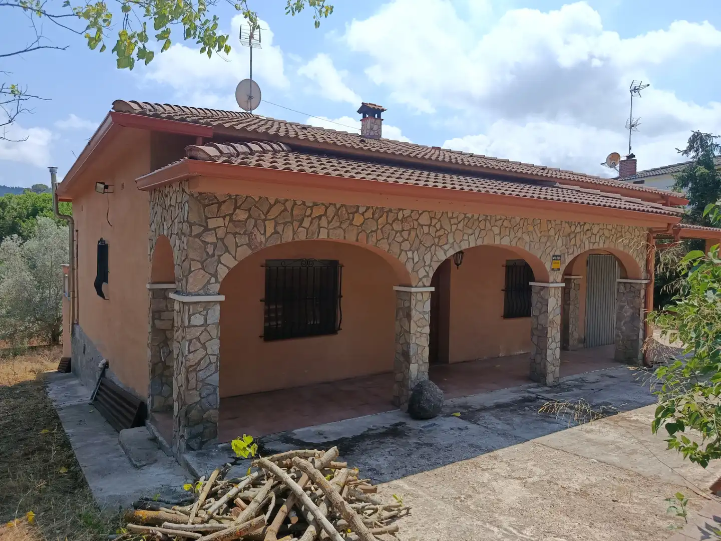 Vista exterior de Casa o xalet en venda en Tordera amb Calefacció, Jardí privat i Terrassa