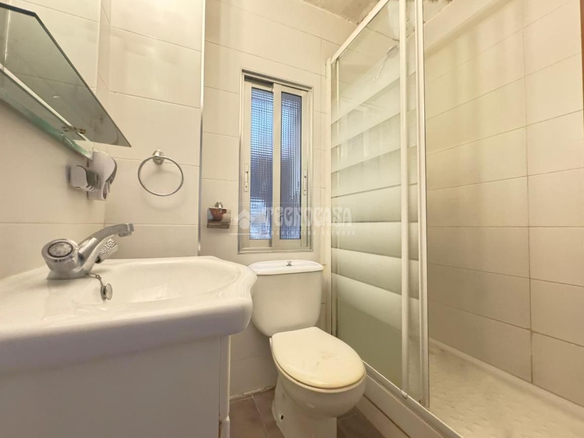 Bathroom of Flat for sale in  Madrid Capital  with Heating