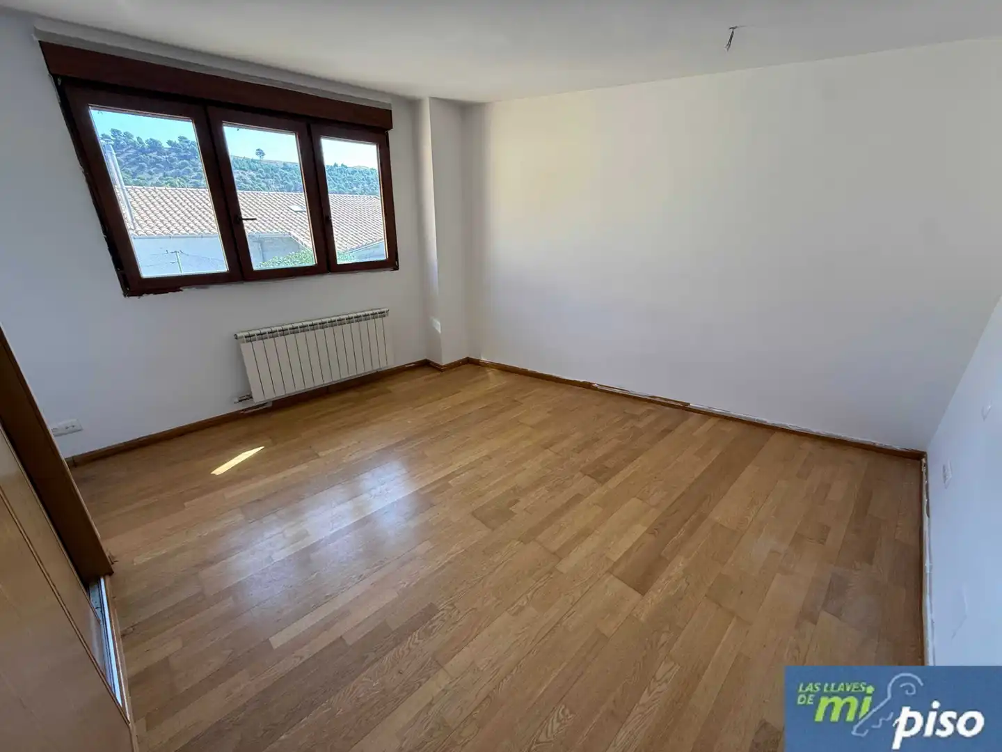 Dormitori de Casa adosada en venda en Corcos amb Calefacció, Jardí privat i Parquet